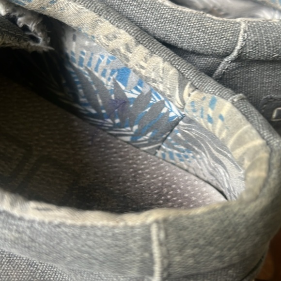 HEYDUDE men’s size 10 lightweight slip on shoe very good condition gray - Picture 7 of 7